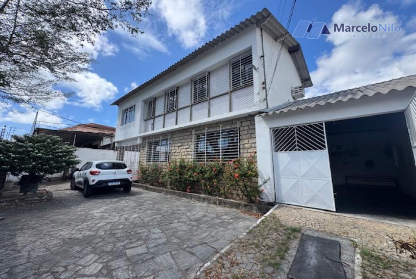 Casa Na Avenida Norte, 300m2 DE Terreno E 260m2 Área Construída