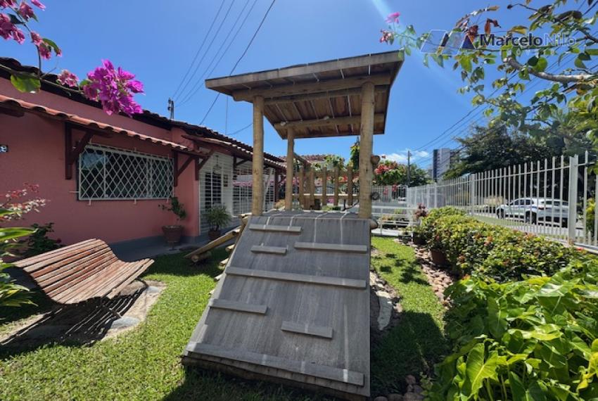 Casa em Olinda, 03 Quartos, 01 Suíte E Terreno Com 450m2