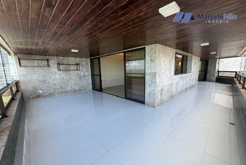 Apartamento a Beira-Mar com  200m2, 04 Quartos, 02 Suítes, Lazer Completo
